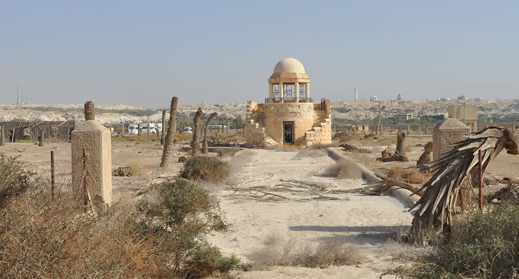 שרידי הכנסיה הקתולית הגדולה שנבנתה בקאסר אל יהוד בשנות ה־30.